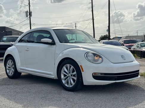 Used 2013 Volkswagen Beetle TDI FWD image 9