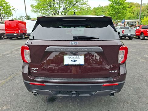 Certified 2022 Ford Explorer XLT w/ Equipment Group 202A AWD/4WD image 5