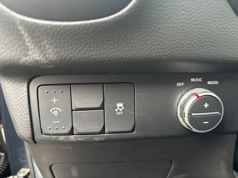 Used 2015 Kia Soul ! w/ Sun & Sound Package FWD image 14