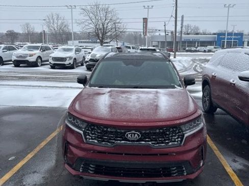 Used 2021 Kia Sorento S w/ Panoramic Sunroof Package image 2