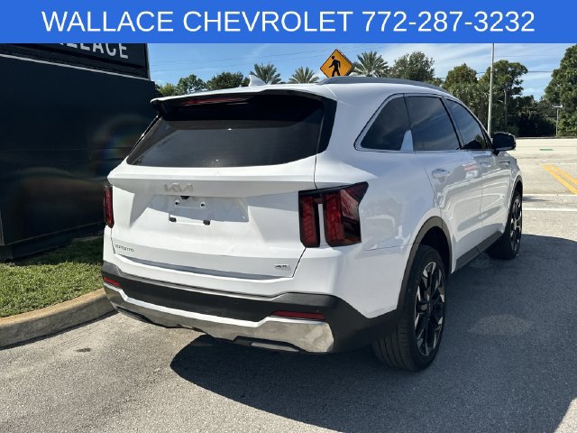 Used 2025 Kia Sorento EX w/ Panoramic Sunroof Package AWD/4WD image 7