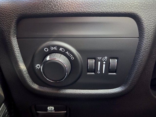 New 2026 Jeep Grand Cherokee Altitude RWD image 21