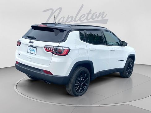 Used 2022 Jeep Compass Latitude w/ Convenience Group AWD/4WD image 6