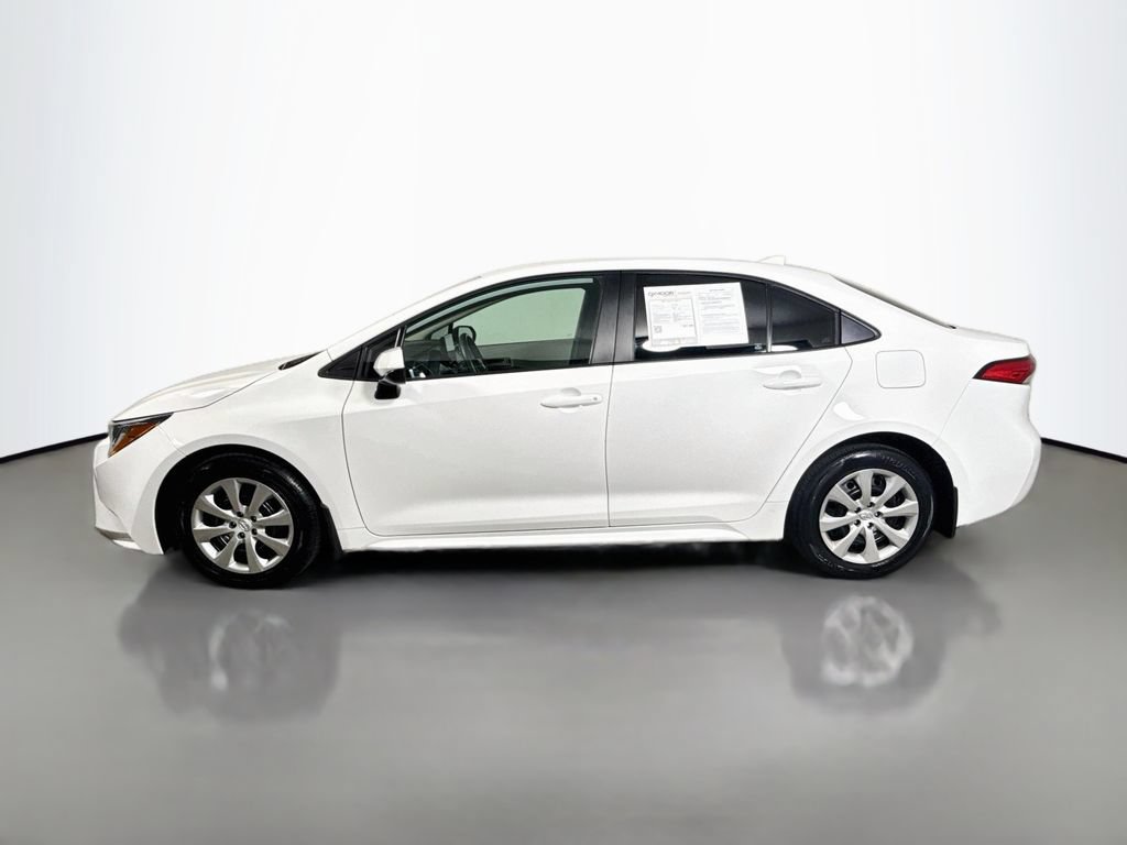 Used 2025 Toyota Corolla LE FWD image 4