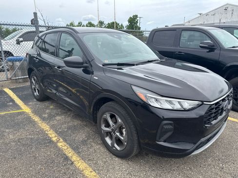 Used 2024 Ford Escape ST-Line w/ Tech Pack #1 AWD/4WD image 9