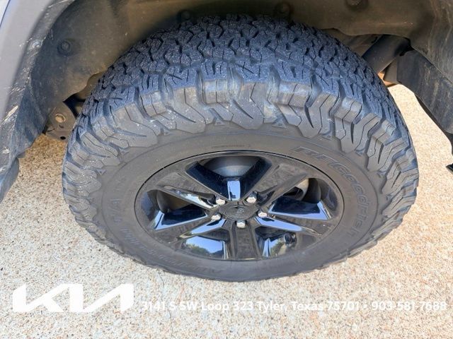 Used 2020 Jeep Wrangler Unlimited Sahara AWD/4WD image 7