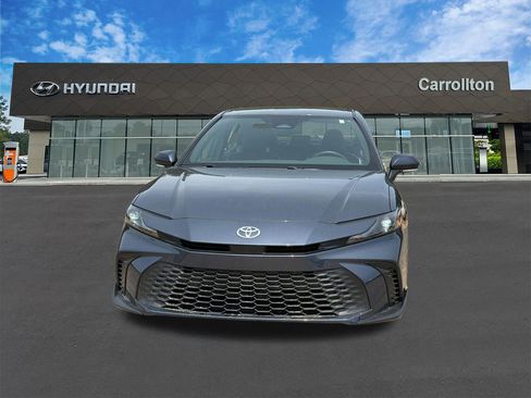 Used 2026 Toyota Camry SE FWD image 2
