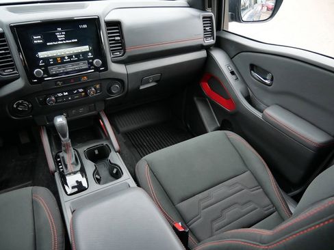 Used 2024 Nissan Frontier PRO-4X w/ Technology Package image 18