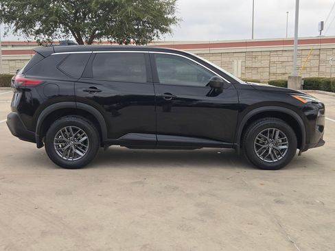 Used 2021 Nissan Rogue S image 8