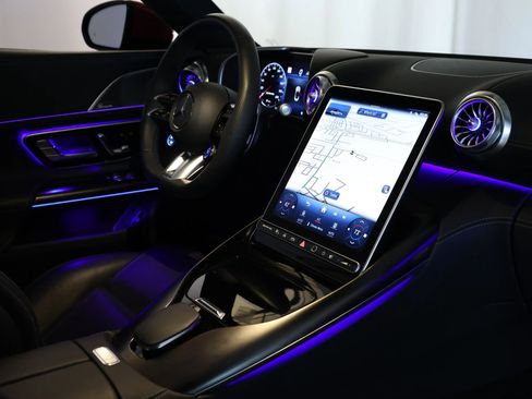 Used 2023 Mercedes-Benz SL 43 AMG w/ Driver Assistance Package image 77