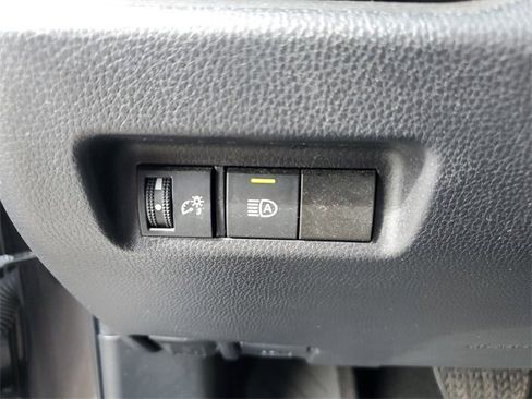 Used 2022 Toyota RAV4 XLE image 11