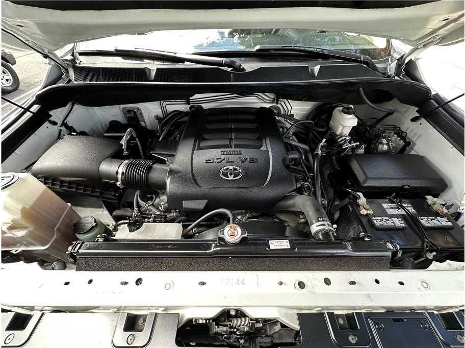 Used 2021 Toyota Tundra Limited w/ Limited Premium Package AWD/4WD image 27
