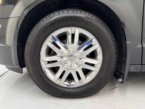 Used 2010 Chrysler Town & Country Limited w/ Entertainment Group #3 image 9