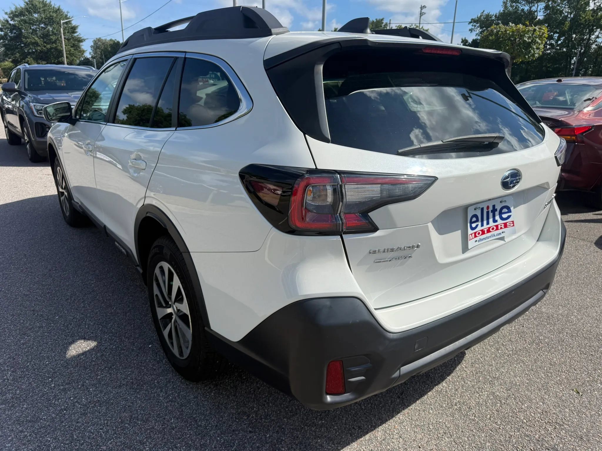 Used 2022 Subaru Outback Premium AWD/4WD image 5