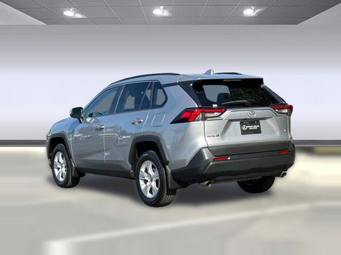 Used 2019 Toyota RAV4 XLE w/ Carpet Mat Package image 3