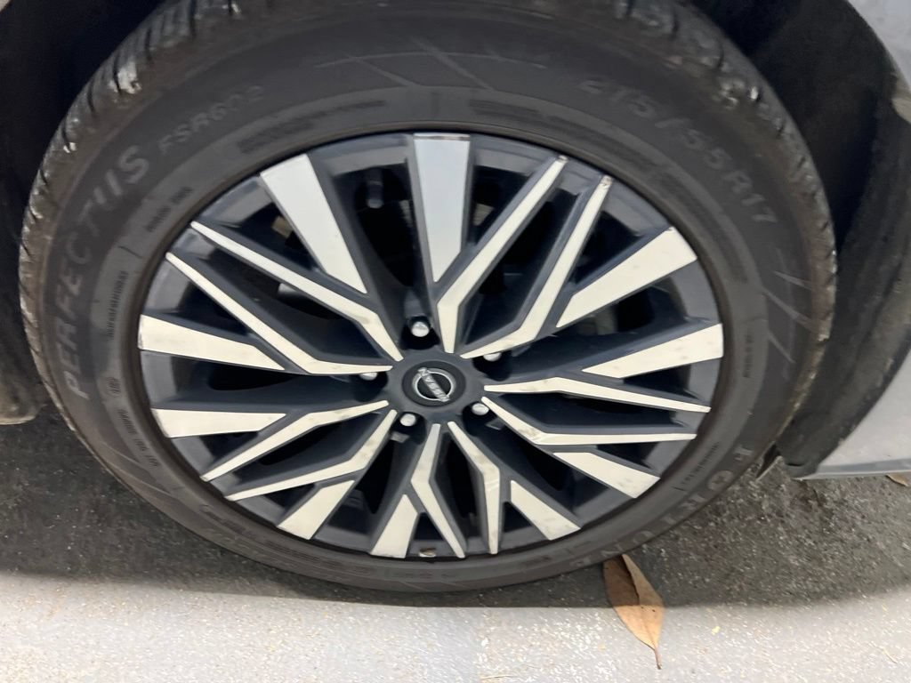 Used 2025 Nissan Altima 2.5 SV FWD image 40