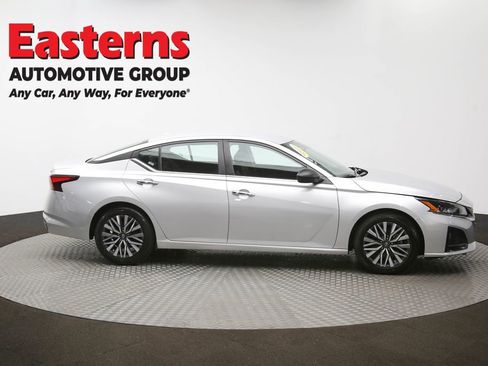 Used 2024 Nissan Altima 2.5 SV image 45