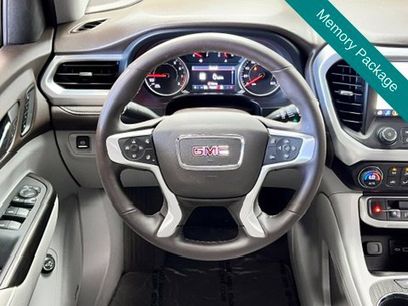 Used 2023 GMC Acadia SLT w/ Preferred Package