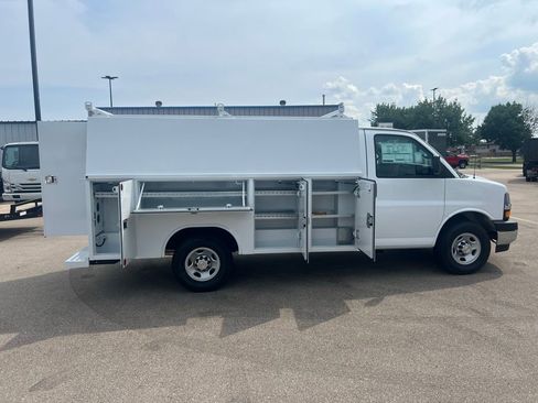 New 2025 Chevrolet Express 3500 w/ Power Convenience Package image 36