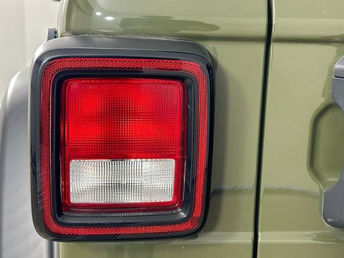 Certified 2022 Jeep Wrangler Unlimited Sport image 33