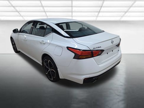 Used 2024 Nissan Altima 2.5 SR w/ SR Premium Package AWD/4WD image 5