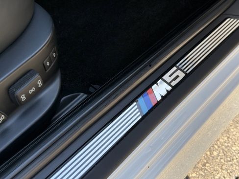 Used 2003 BMW M5 RWD image 32