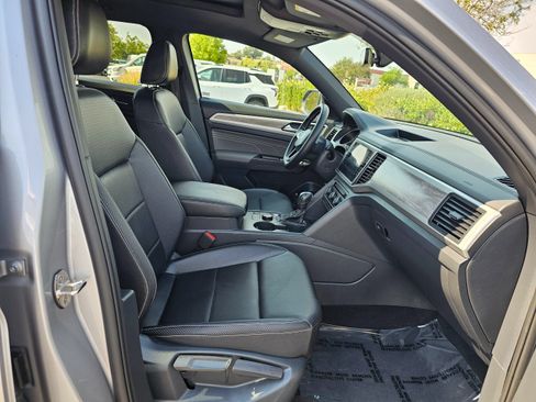 Used 2021 Volkswagen Atlas Cross Sport SE w/ Panoramic Sunroof Package AWD/4WD image 32