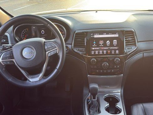 Used 2021 Jeep Grand Cherokee Limited image 11