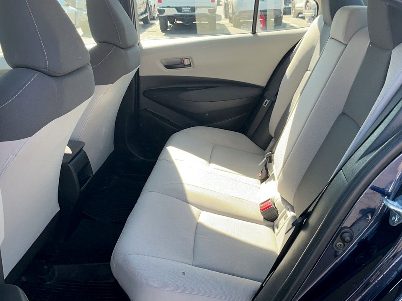 Used 2022 Toyota Corolla LE FWD image 16