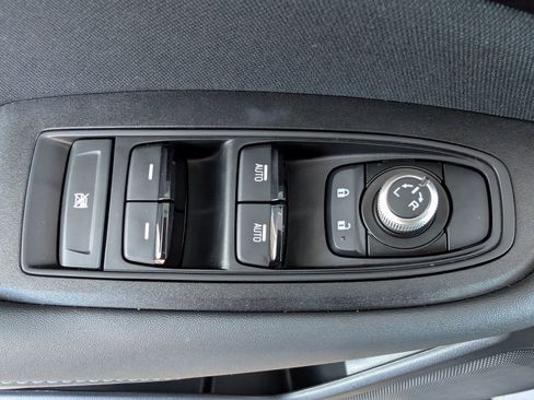 Used 2022 Subaru Outback Premium image 8