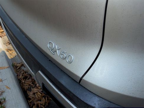 Used 2023 INFINITI QX60 Luxe image 6