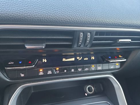 Used 2025 MAZDA CX-70 3.3 Turbo w/ Preferred Package image 14