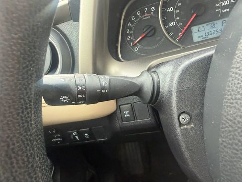Used 2015 Toyota RAV4 XLE AWD/4WD image 16
