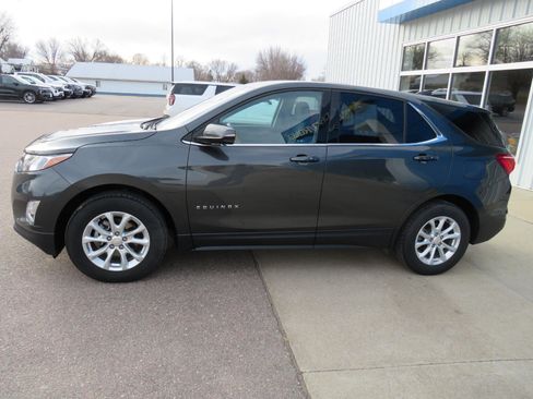 Used 2018 Chevrolet Equinox LT image 1