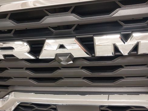 Used 2025 RAM 2500 Big Horn AWD/4WD image 34