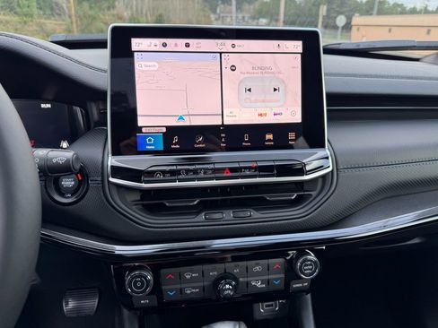 New 2026 Jeep Compass Limited w/ Sun, Sound & Navigation Group image 21