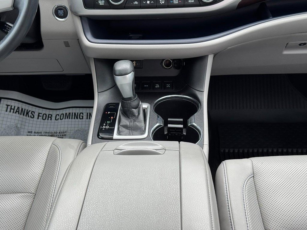 Used 2016 Toyota Highlander Limited AWD/4WD image 22