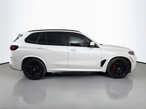Used 2024 BMW X5 xDrive40i w/ M Sport Package AWD/4WD image 4