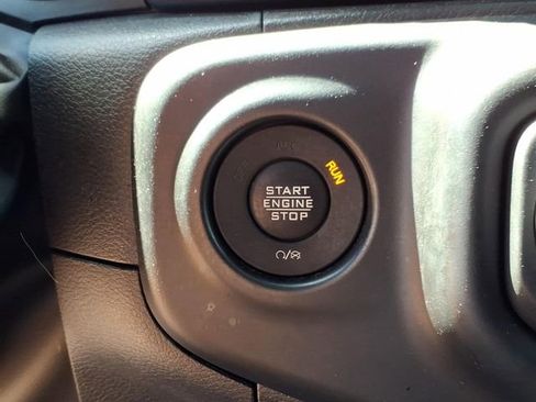 Used 2022 Jeep Wrangler Unlimited Sahara AWD/4WD image 22