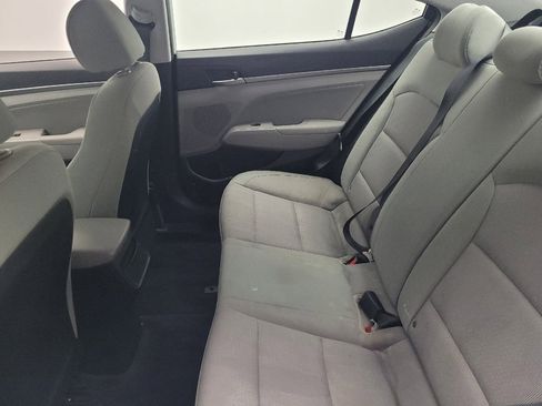 Used 2017 Hyundai Elantra SE image 18