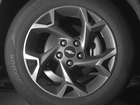 Used 2025 Chevrolet Trax LT w/ LT Convenience Package image 13