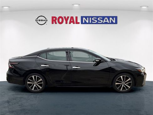 Used 2021 Nissan Maxima 3.5 SV w/ Floor Mat Group image 16