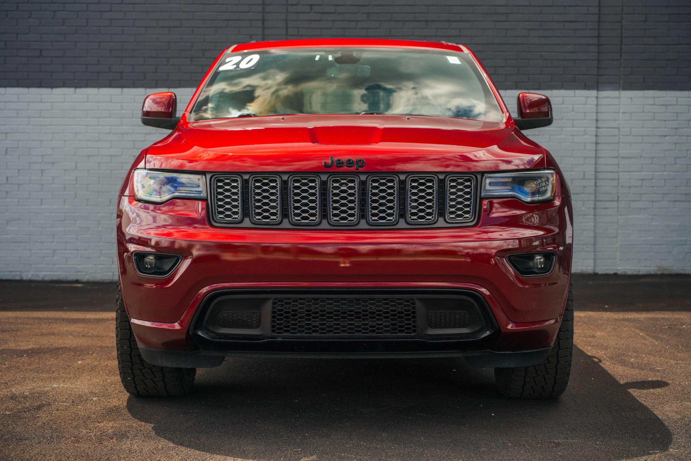 Used 2020 Jeep Grand Cherokee Altitude AWD/4WD image 2