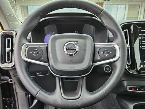 Certified 2024 Volvo XC40 B5 Plus w/ Protection Package Premier image 20