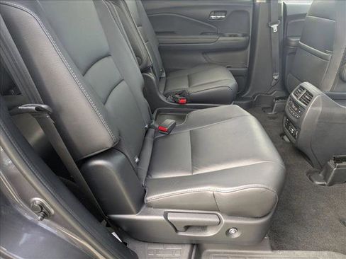 Used 2022 Honda Pilot Touring image 24
