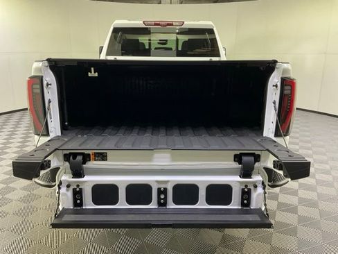 Used 2025 GMC Sierra 3500 AT4 w/ AT4 Premium Plus Package image 40