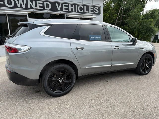 Used 2023 Buick Enclave Essence w/ Sport Touring Edition AWD/4WD image 3