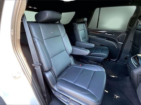 Used 2023 Cadillac Escalade Luxury AWD/4WD image 26