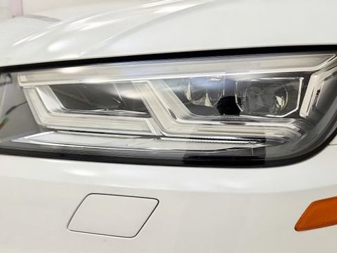 Used 2018 Audi Q5 2.0T Premium Plus w/ Premium Plus Package AWD/4WD image 24