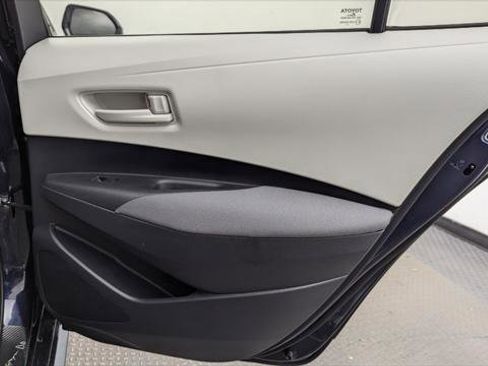 Used 2025 Toyota Corolla LE image 19